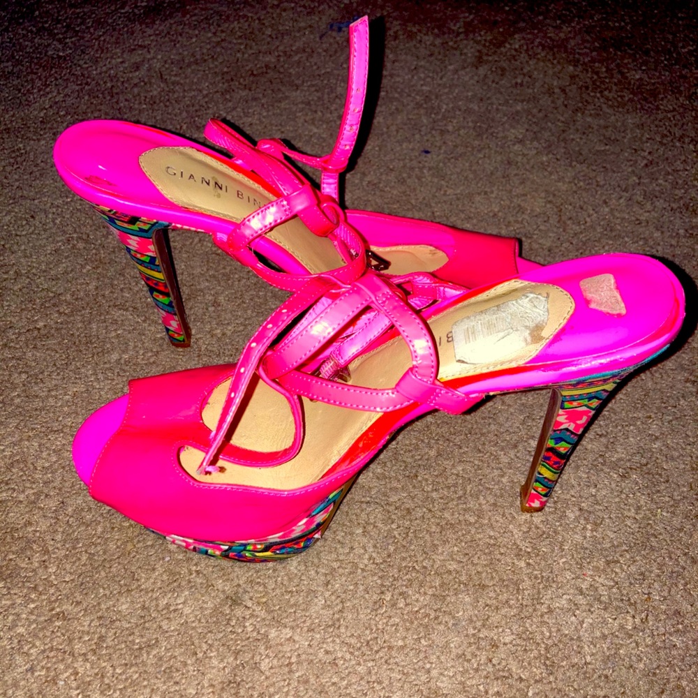 Hot pink heels very cute